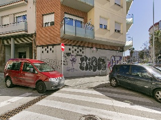 Local en Av Abat Marcet 4