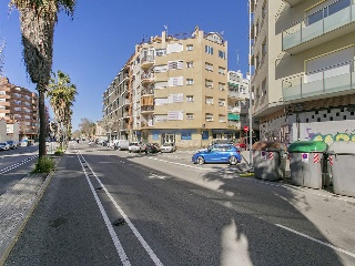 Local en Av Abat Marcet 12