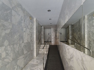 08270-0001 18