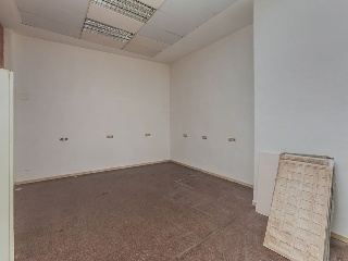 Local comercial en C/ Herrero - Castellón - 12