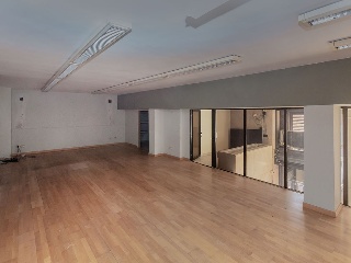 Local comercial en C/ Herrero - Castellón - 19