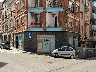 Local comercial en C/ Viladordis - Manresa - Barcelona 3