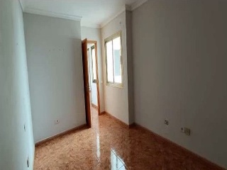 Piso, garaje y trastero en C/ Goya, Santa Lucía de Tirajana (Las Palmas) 7