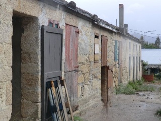 Conjunto de casas, suelo y cuadra en Valadouro - Lugo - 4