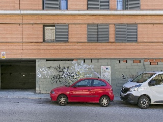 Locales y garajes en C/ Doctor Cistare - Terrassa - Barcelona 16
