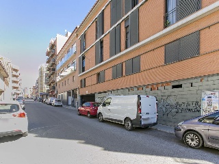 Locales y garajes en C/ Doctor Cistare - Terrassa - Barcelona 17