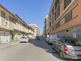 Locales y garajes en C/ Doctor Cistare - Terrassa - Barcelona 18