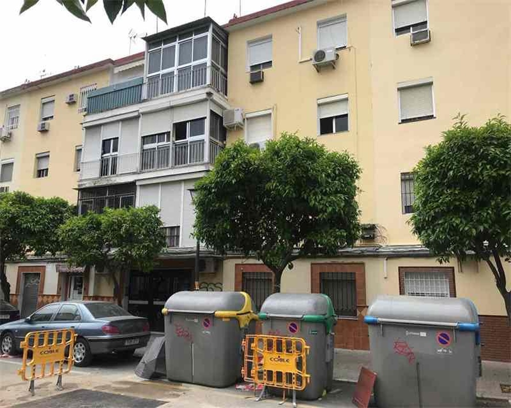 Piso en C/ Conde Halcón Barrio Pio XII - Sevilla -
