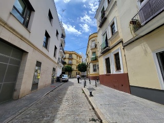 Piso en C/ Alberto Lista - Sevilla - 24