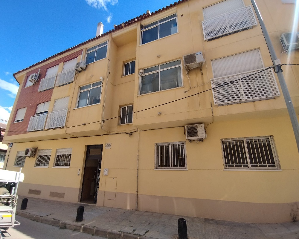 Piso con garaje en C/ Pintor Jose Coll