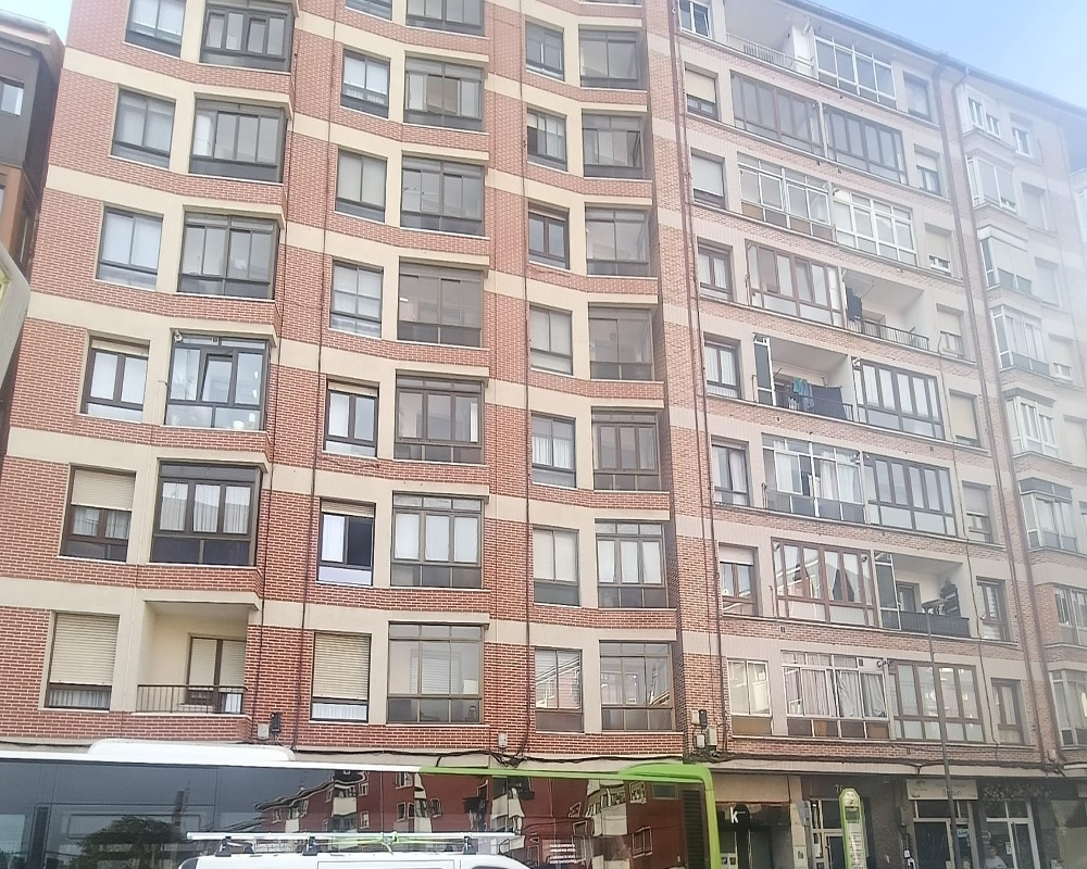 Local en C/ Lehendakari Aguirre 