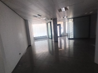 Local en C/ Lehendakari Aguirre  2