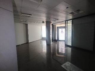 Local en C/ Lehendakari Aguirre  3