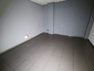 Local en C/ Lehendakari Aguirre  5