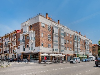 Pisos con plaza de garaje en C/ Domingo Párraga, Madrid 2