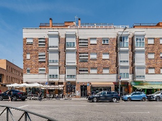 Pisos con plaza de garaje en C/ Domingo Párraga, Madrid 3