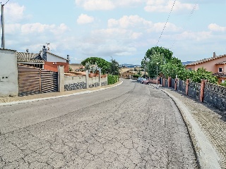 Terreno con edificación en Av LLinars 6