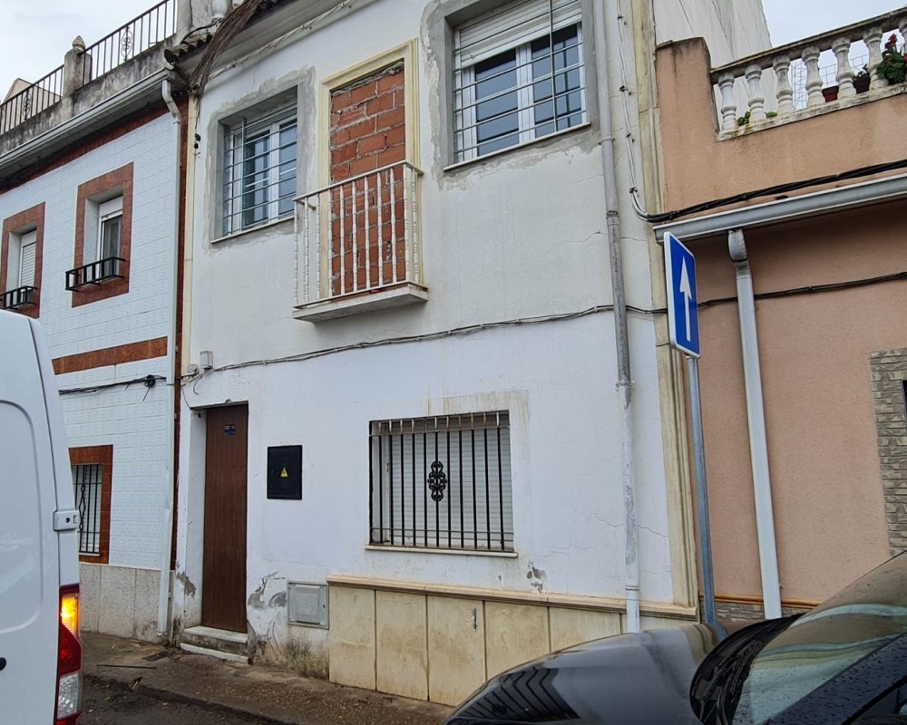 Casa adosada en C/ Escritor G. Saavedra, Córdoba