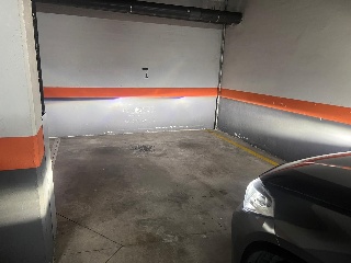 Piso con garajes en C/ Ordicia - Madrid - 16