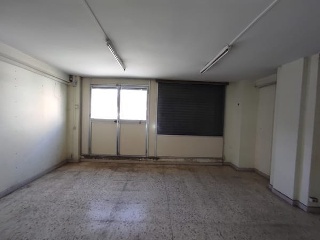 Local en Av Remolar 9