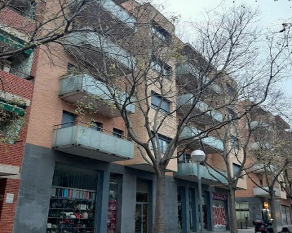 Local en C/ Vía Favència, Barcelona