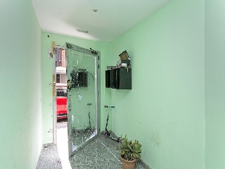 Pisos y garajes en C/ d´Elcano, Sabadell (Barcelona) 22