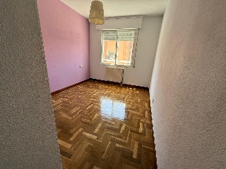 Piso con garaje y trastero en C/ Divina Pastora, Ansoáin (Navarra)  6