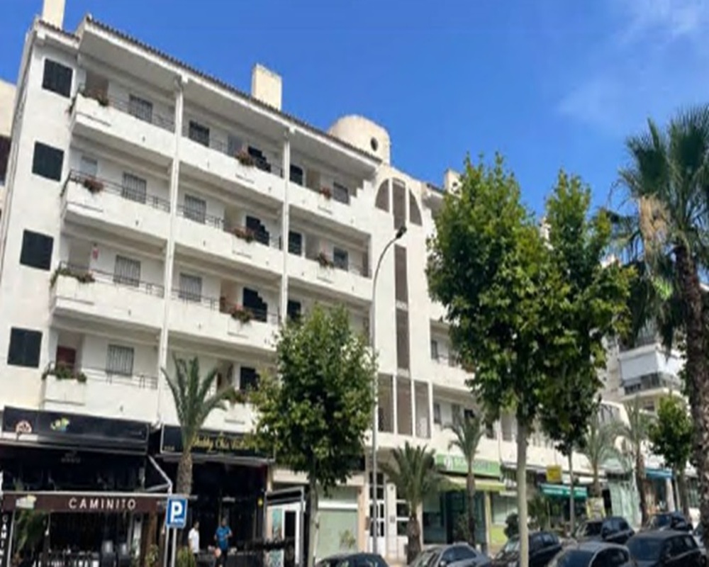 15930-0001