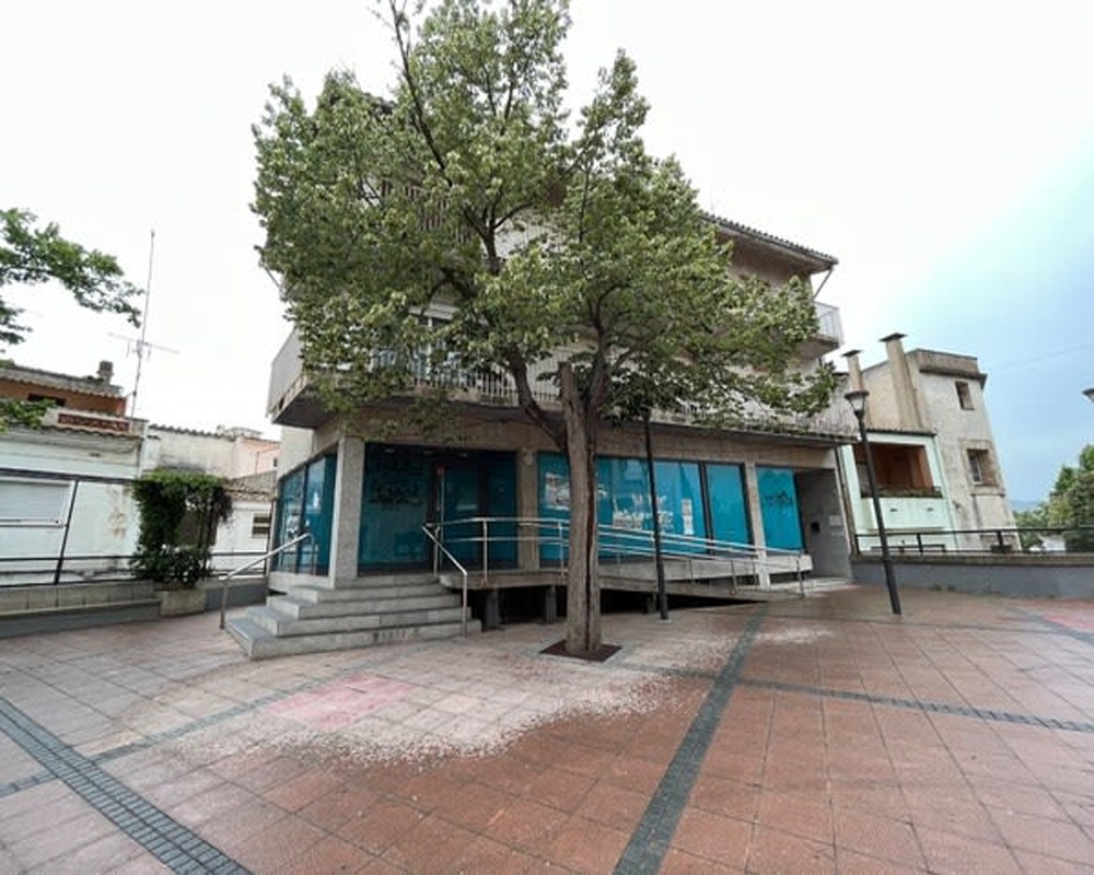 Locales en Pz Esglesia - Tordera - Barcelona