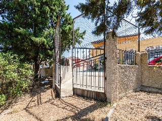 Solar con edificación en C/ Barrio Nuevo 136