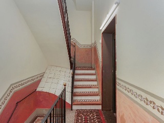 Locales comerciales en C/ Serra - Barcelona - 18
