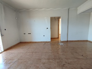 Piso con anejos en C/ Sierra del lugar 3
