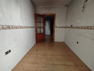 Piso con anejos en C/ Sierra del lugar 4