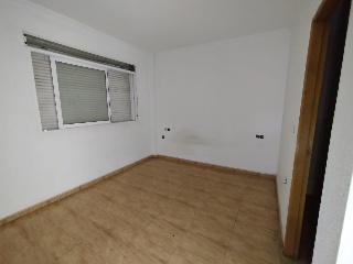 Piso con anejos en C/ Sierra del lugar 6