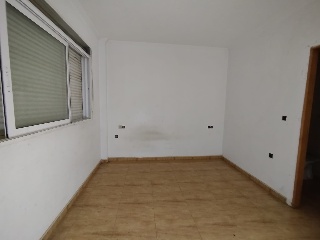 Piso con anejos en C/ Sierra del lugar 7