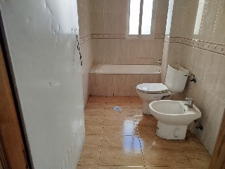 Piso con anejos en C/ Sierra del lugar 8