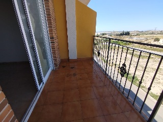 Piso con anejos en C/ Sierra del lugar 9
