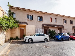 Casas adosada en construcción detenida en C/ Pont - Reus - 40