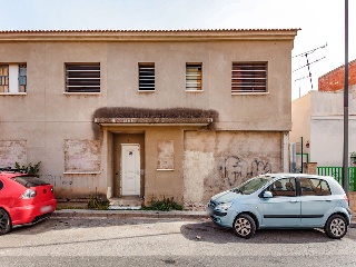 Casas adosada en construcción detenida en C/ Pont - Reus - 42