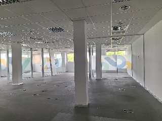 Local con garajes en C/ Londres - Las Rozas de Madrid -  Madrid  2