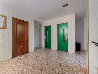 Piso en C/ Besolla, Madrid 76