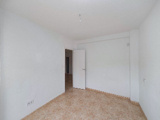 Piso en C/ Cisne, Alicante 40