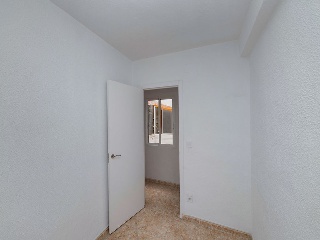 Piso en C/ Cisne, Alicante 45