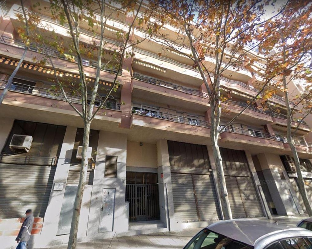 Local en C/ Joan Miró, Terrassa (Barcelona)