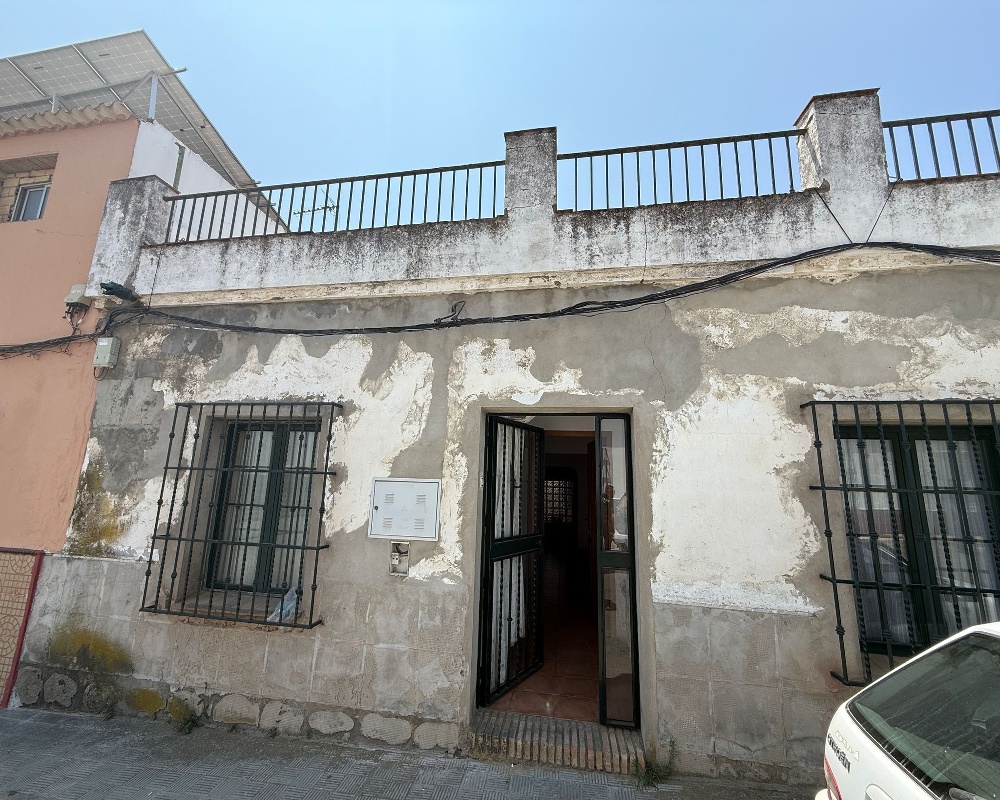 Casa adosada en C/ Chicuelo, Olivares (Sevilla)