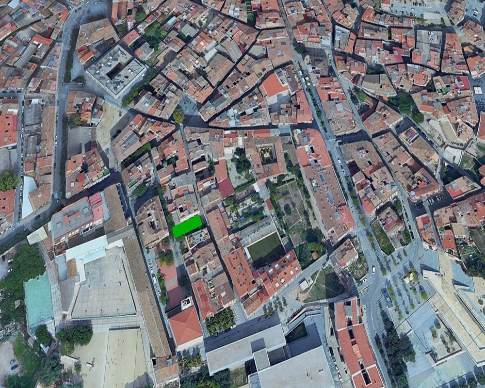 Suelo urbano no consolidado en C/ Santa María - Manresa - Barcelona