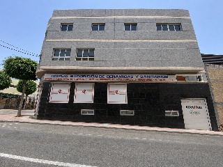 Garaje en venta en Santa Lucía De Tirajana de 386  m²