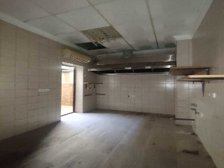 Local en C/ Valeriana, Burguillos (Sevilla) 9