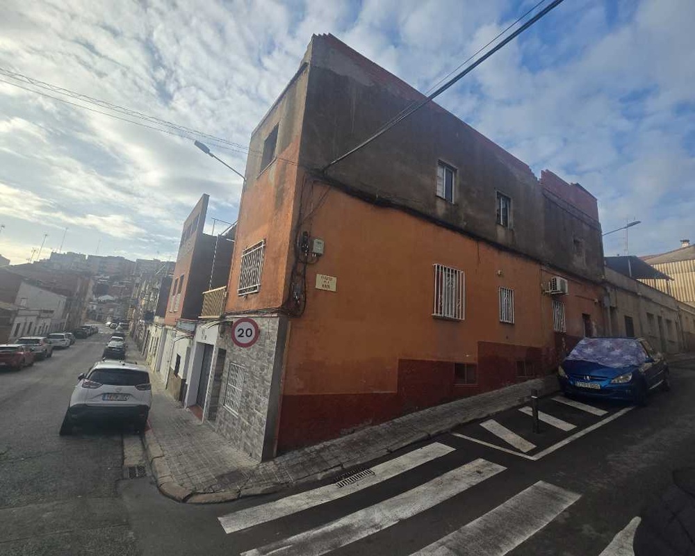 Piso en C/ Maestrat - Sabadell - Barcelona