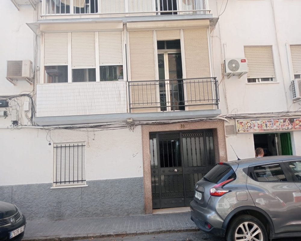 Piso en C/ Conde de Barcelona, San Juan de Aznalfarache (Sevilla)